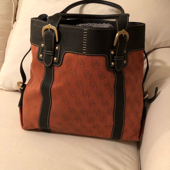 Dooney & Bourke Handbags - Dooney & Bourke XLarge Signature Tote Purse